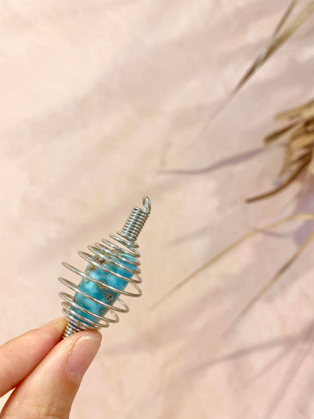 Metal Crystal Holder - The Wong Way