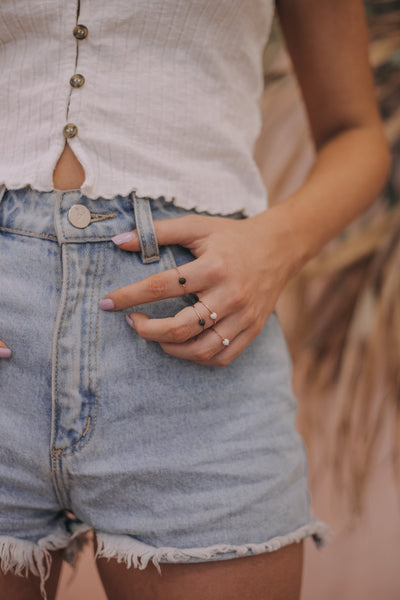 Pluto - black - The Wong Way