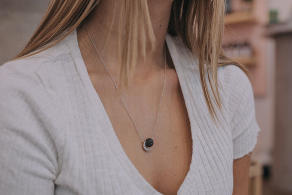 Lucy in the Sky Necklace | black
